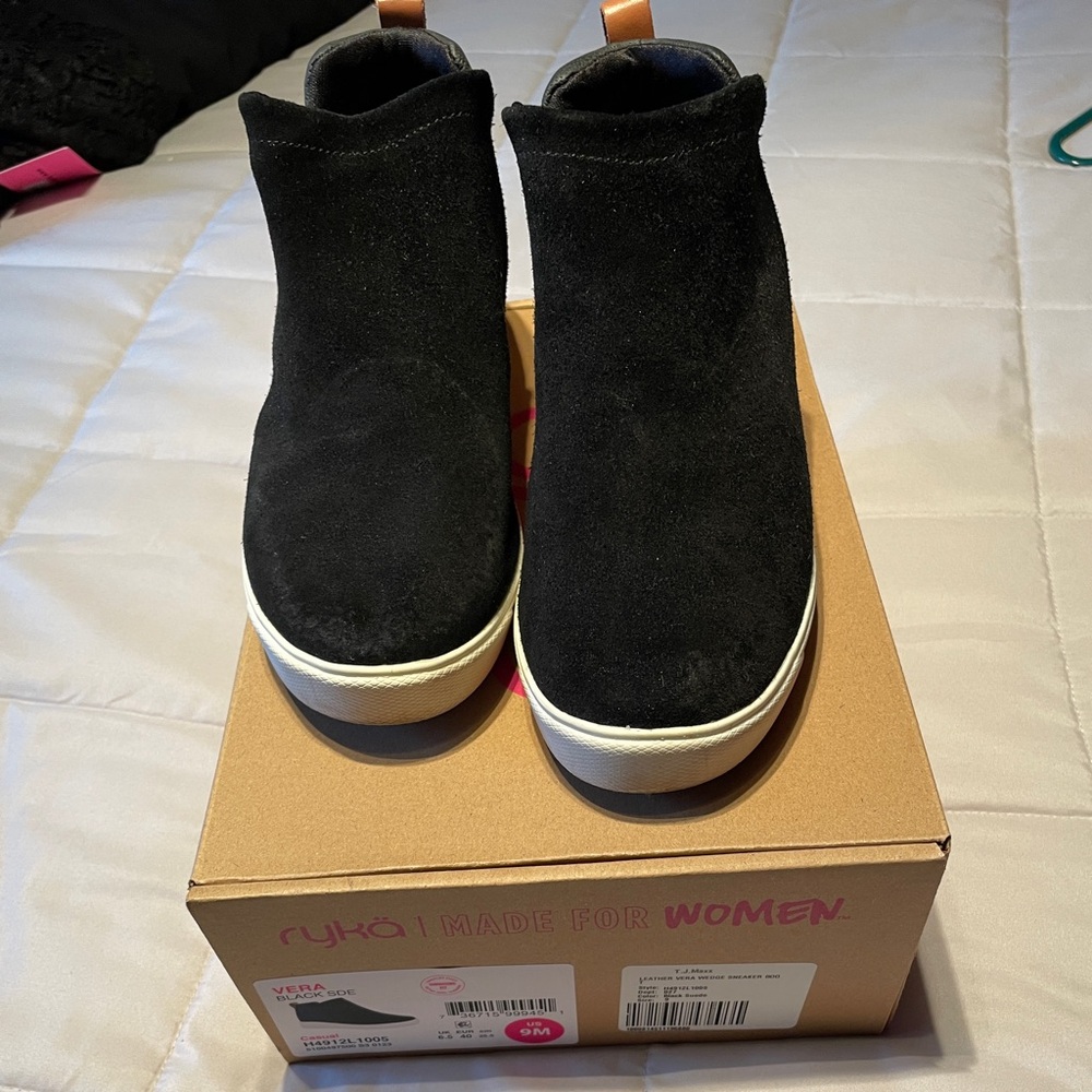 Ryka Black Sneakers with Platform Sole